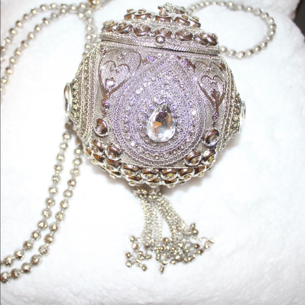Oval Purse - Picture 5 of 5